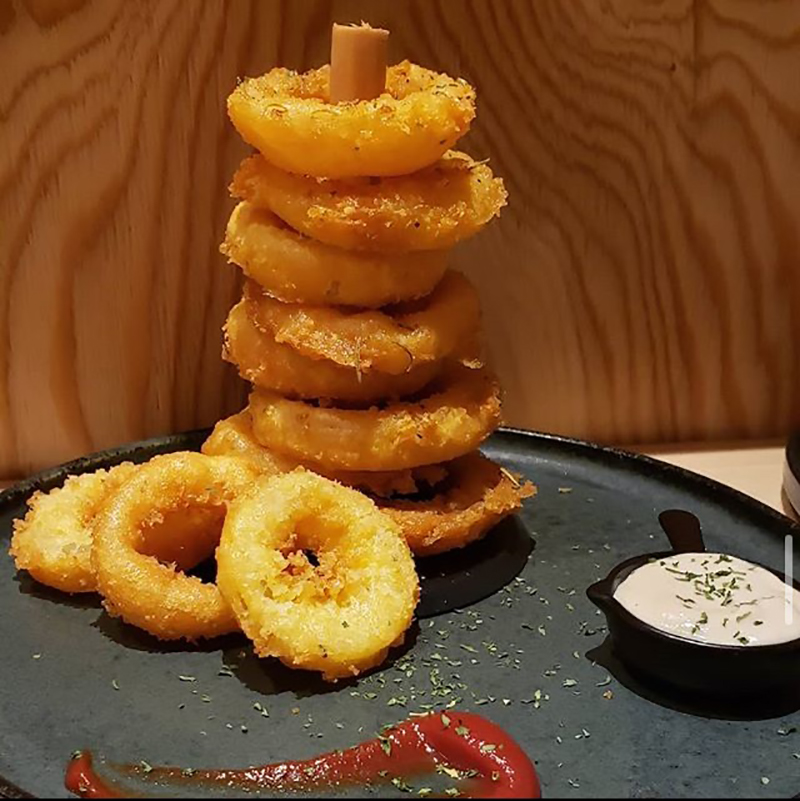 自家製ビールバターの道産オニオンリング